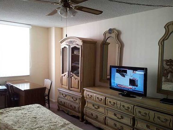 4th image of 290 174th St APT 706