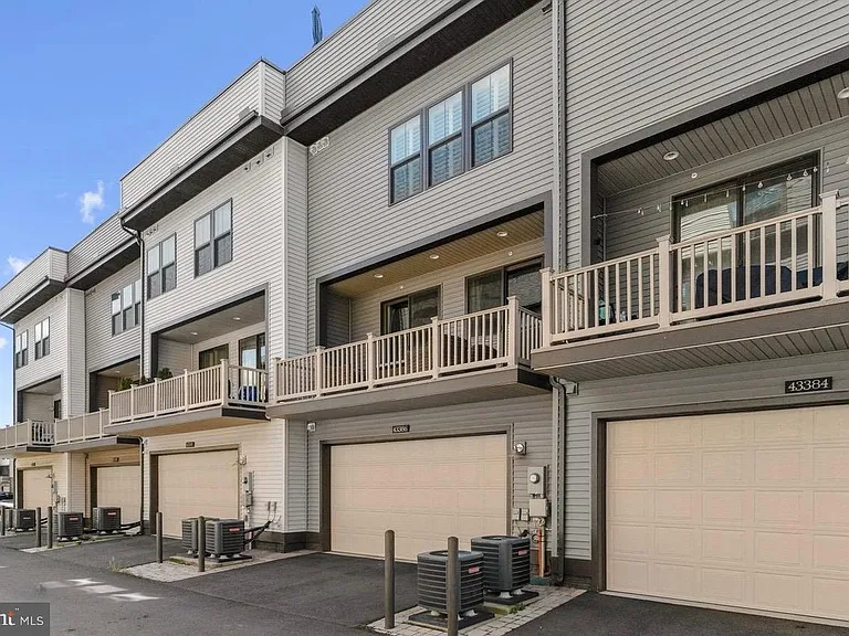 43386 Whitehead Ter — Photo 35