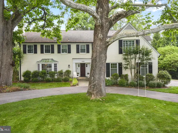 1 Hartman Ct, Potomac, MD 20854