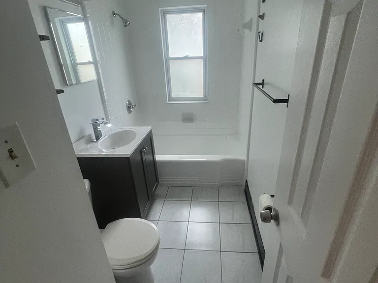 21301 Audette St — Photo 10