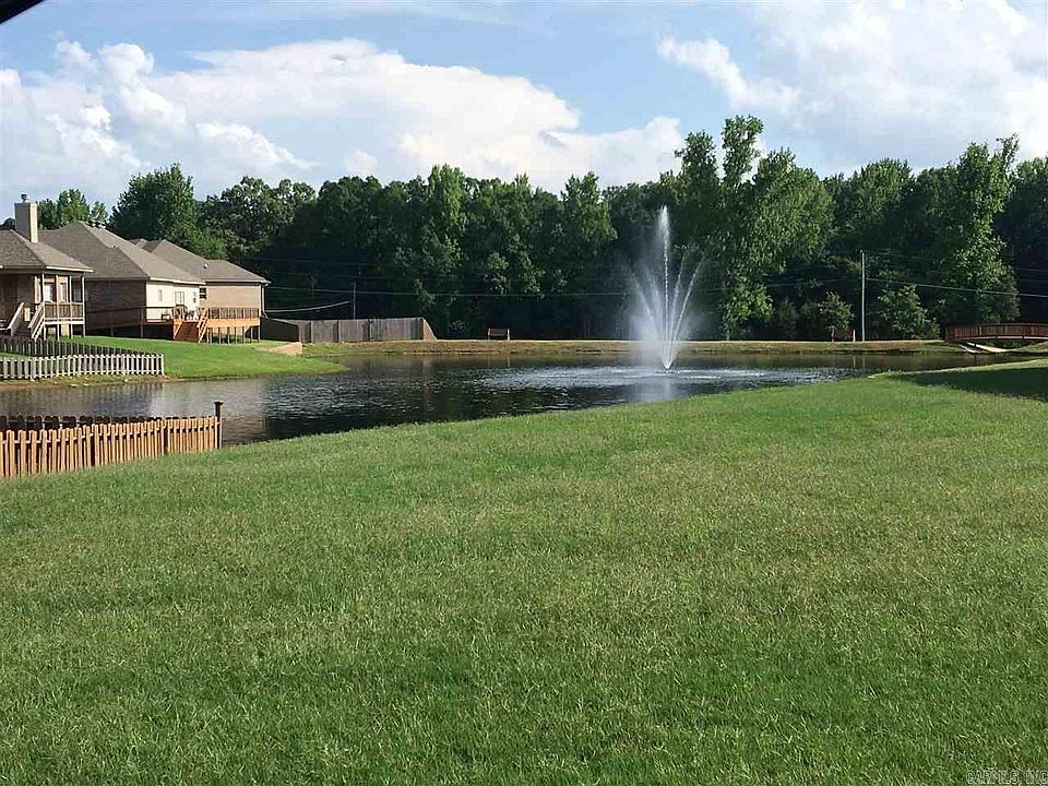 2nd image of 8 Nine 18 22 35 Nora Ln #L