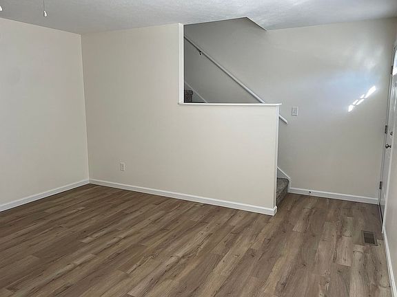 4th image of 39 Campbell Dr
