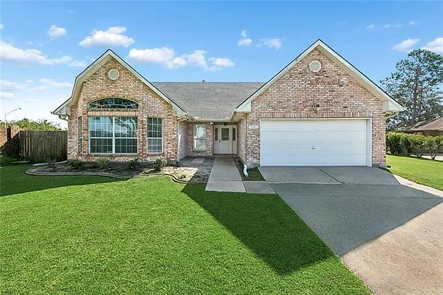 3401 Lake Lynn Dr