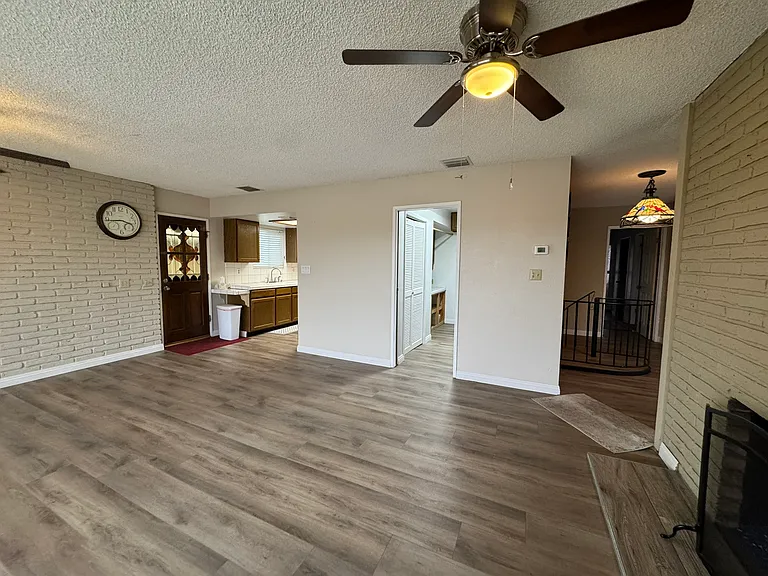 1464 Riverfront Dr — Photo 11