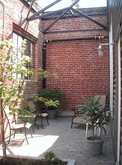 Secured entry courtyard