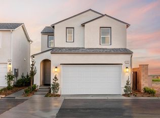 576 Ophelia Ave, Madera, CA 93636