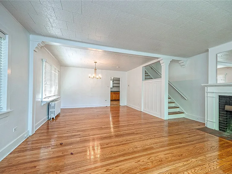 565 Ardmore Blvd — Photo 10