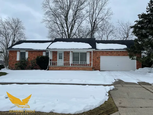 404 W Winds Dr, Almont, MI 48003