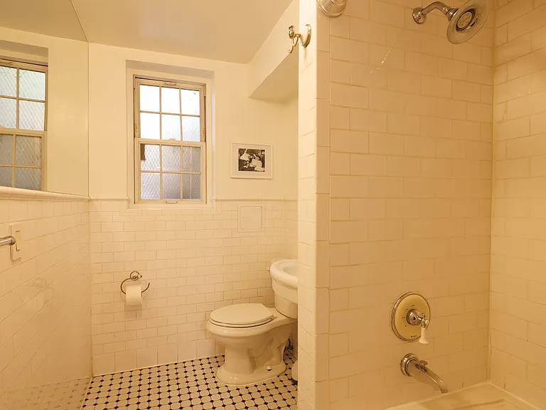 3 E 9th St #1BF — Photo 9