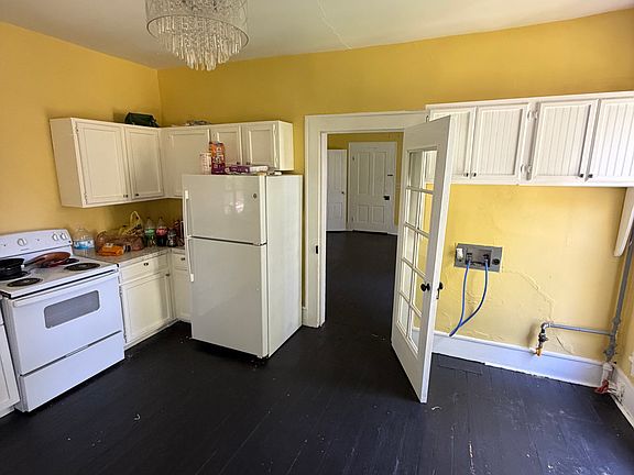 4th image of 611 N 6th St #1