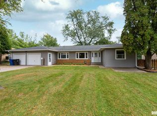 3008 26th St, Moline, IL 61265