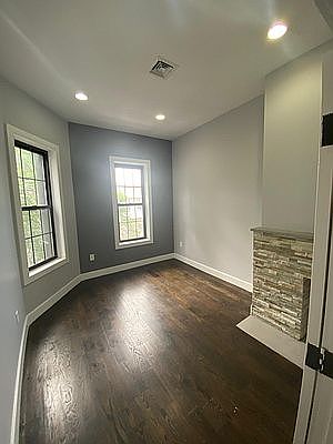 4th image of 1134 Jefferson Ave #3
