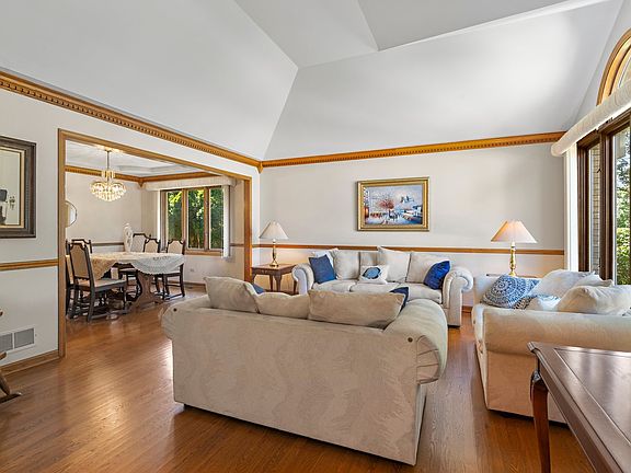 4th image of 18035 Arthur Dr