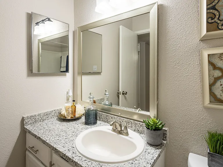 AUBRY HILLS APARTMENTS — Photo 2