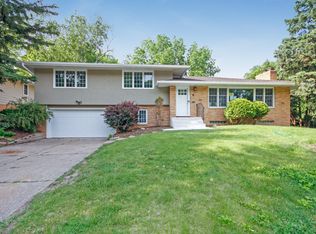 3316 Skycroft Cir, Saint Anthony, MN 55418