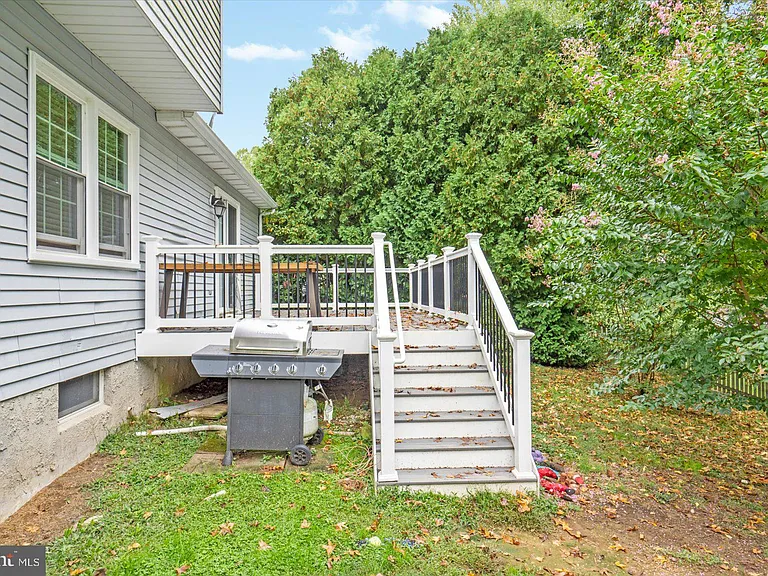 2505 Buckingham Ct — Photo 35