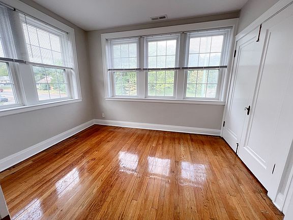 5th image of 610 N 2nd St APT 5