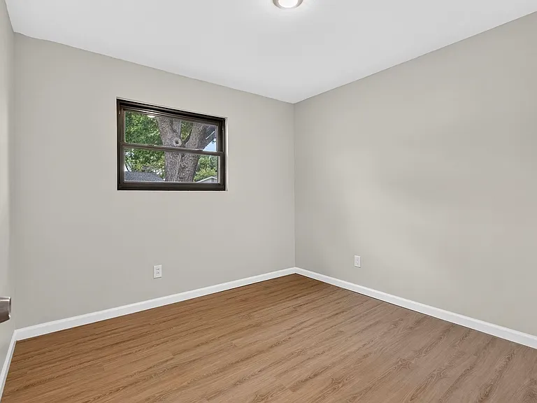 214 Allen Dr — Photo 7