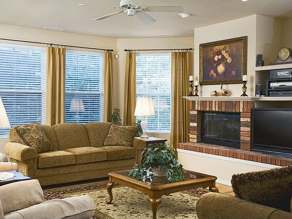 5th image of 400 Sunny Cove Cir