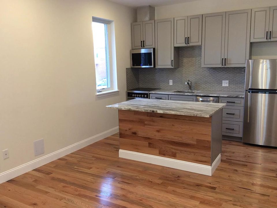 1st image of 2533 Poplar St Floor 1