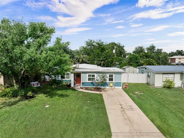 209 Emerald Ln, Largo, FL 33771