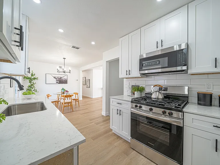 4339 Waikiki Dr — Photo 10