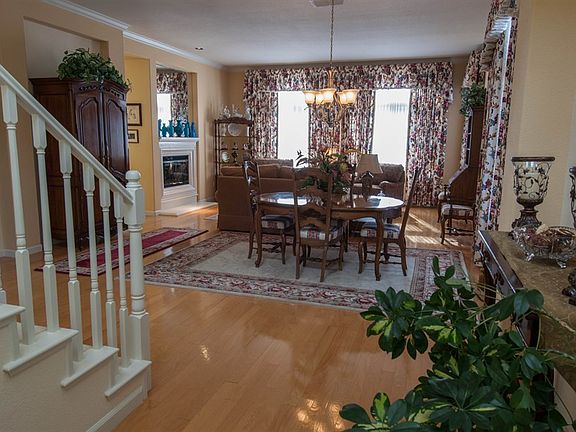 3rd image of 25593 Crestfield Cir