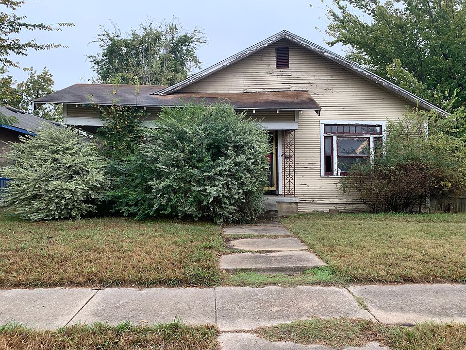 1st image of 1300 Elmwood Ave