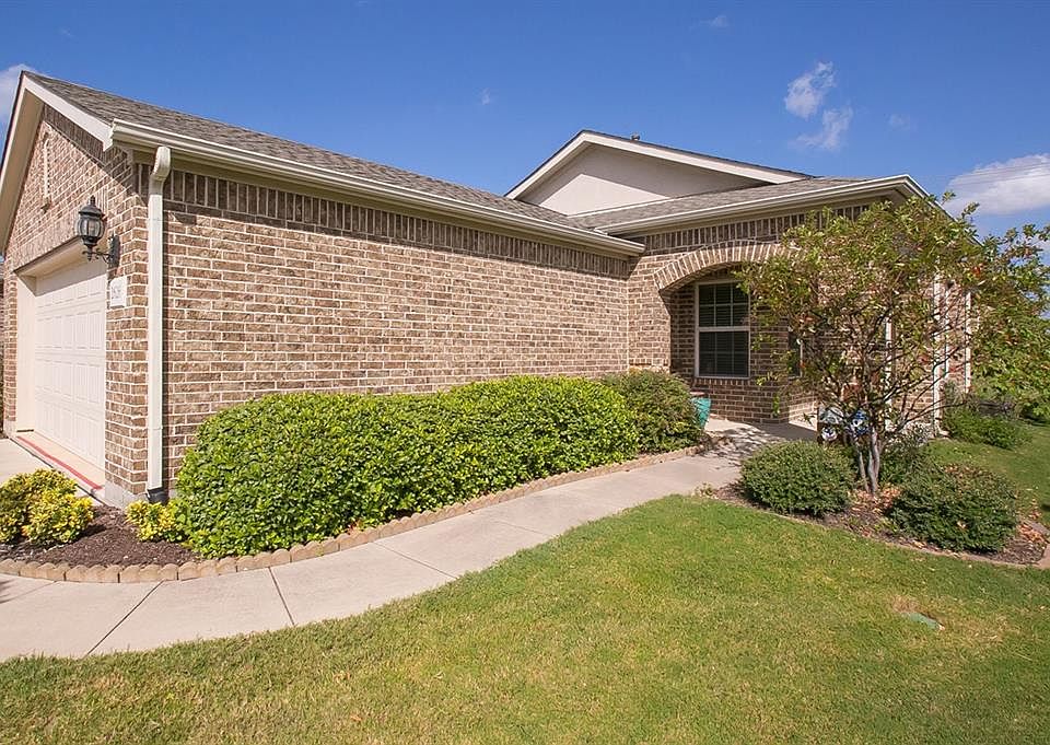 1st image of 2626 Honeybee Ln