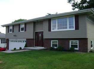 146 Shadetree Rd, Shavertown, PA 18708