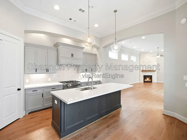 1204 W 16th St #B — Photo 27