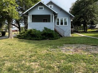 713 N Chestnut St, Avoca, IA 51521