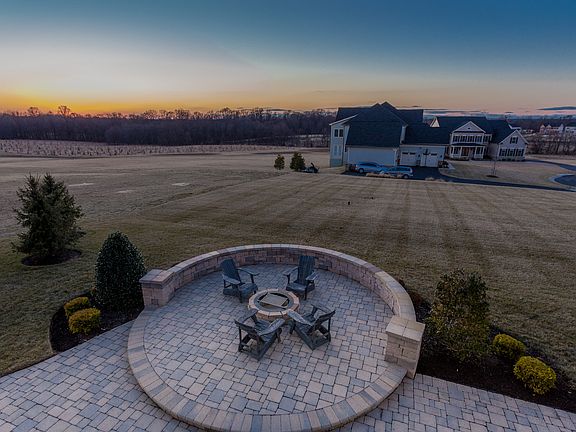 3rd image of 21110 Dwyer Ct