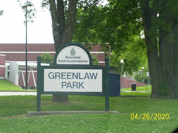 3rd image of 196 Greenlaw Ave