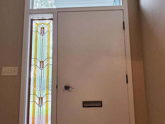 5th image of 413 Riverview Dr