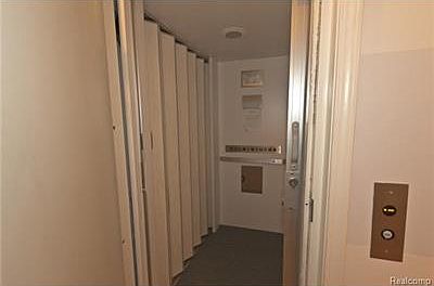 3rd image of 3075 Camden Dr #1