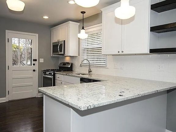 5th image of 4401 Buchanan Ave