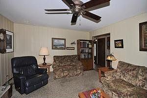 4th image of 1906 E Burr Oak Dr