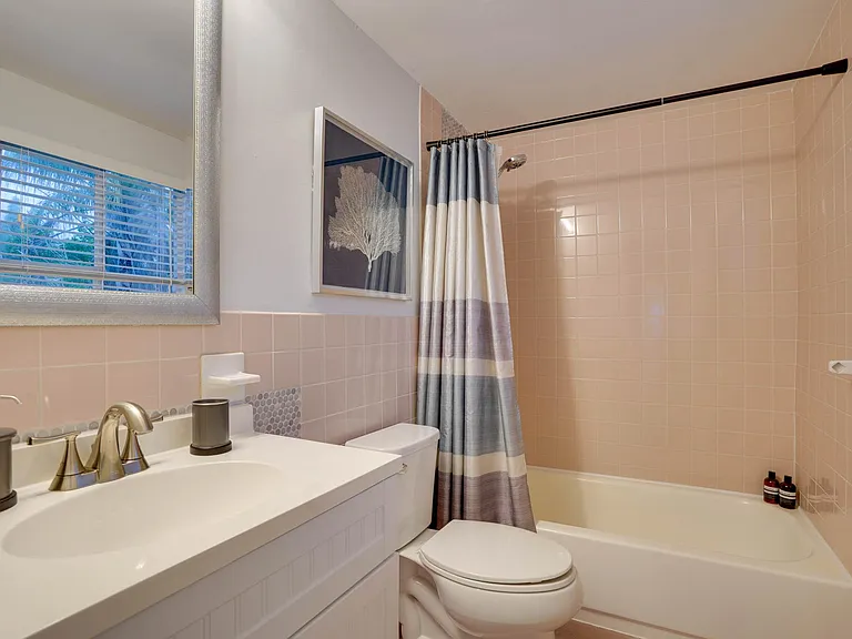 1660 NE 26th Ave — Photo 19