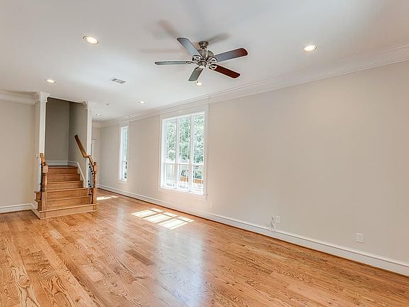 4th image of 2315 E Bevis St #E
