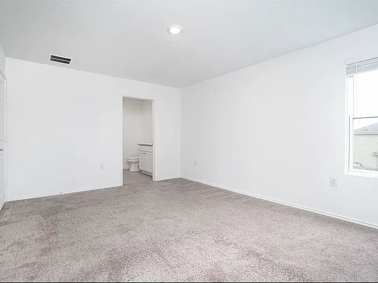 4510 Glades Way — Photo 5
