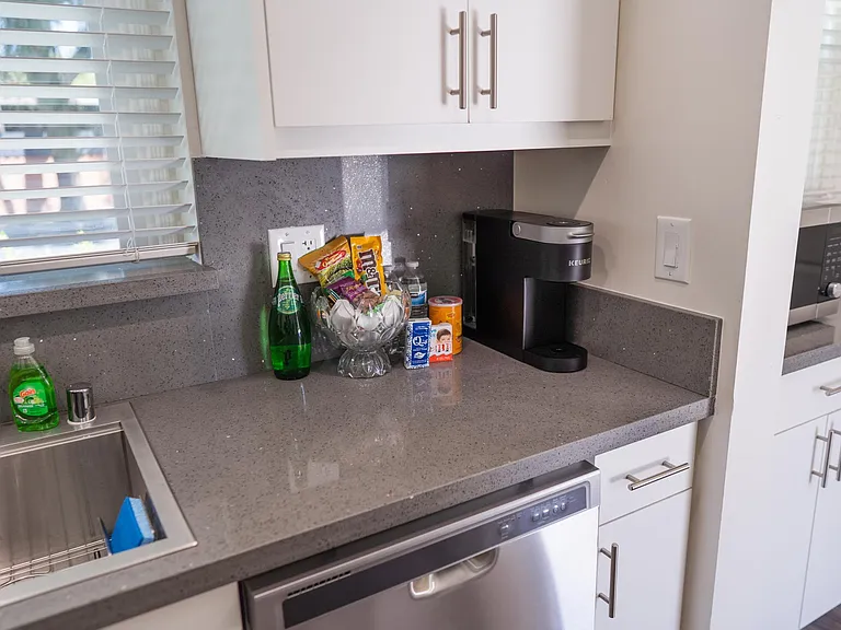 6156 Morella Ave — Photo 53