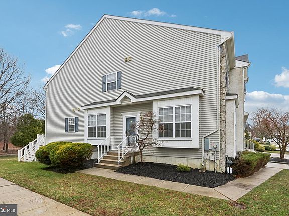 3rd image of 78 Chapel Hill Rd