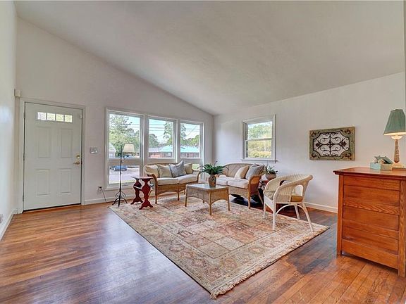 5th image of 2324 Dodd Dr