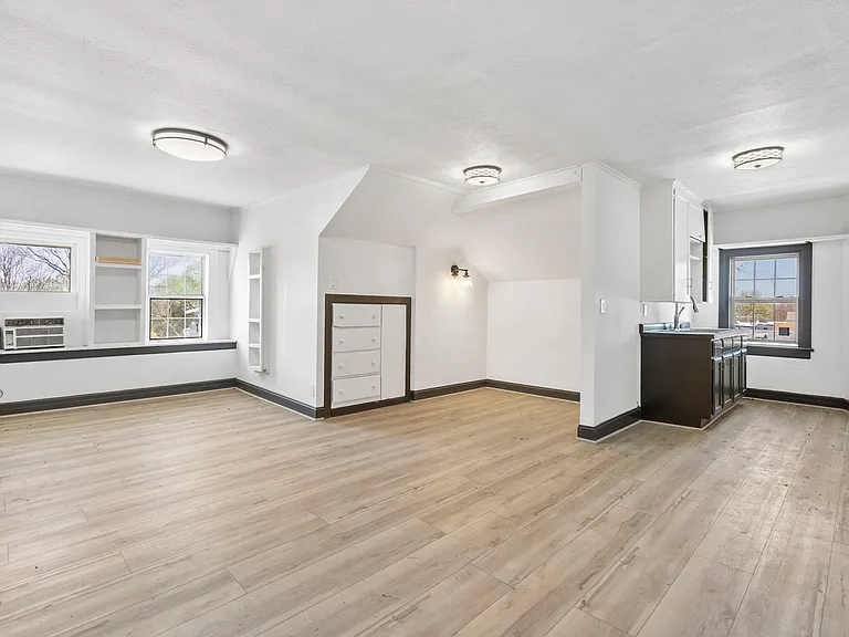 649 South Ave — Photo 31