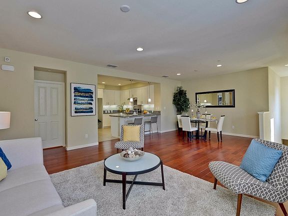 3rd image of 691 Elderberry Dr