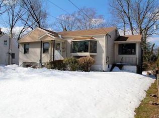 7 Sherwood Dr, Nanuet, NY 10954