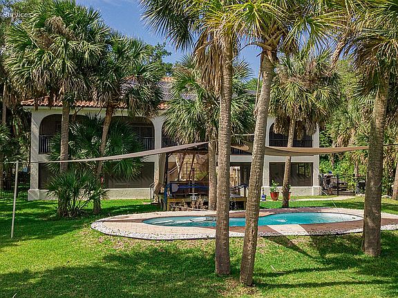 5th image of 94085 Palm Cir