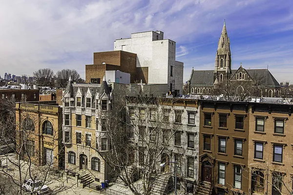 Rented by Nooklyn NYC LLC | media 36