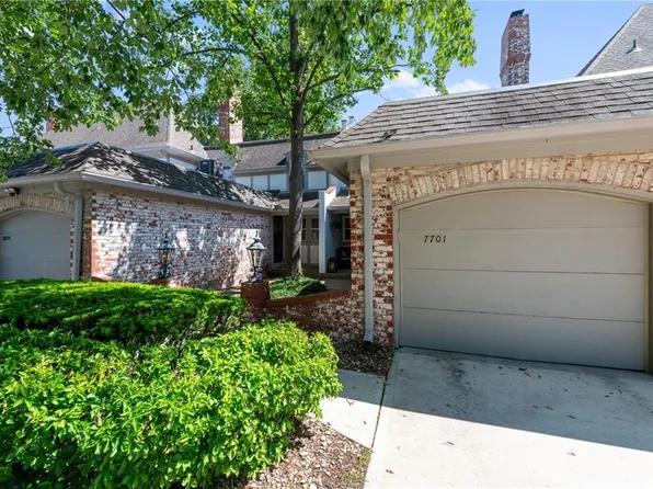 7701 W 102nd St, Overland Park, KS 66212